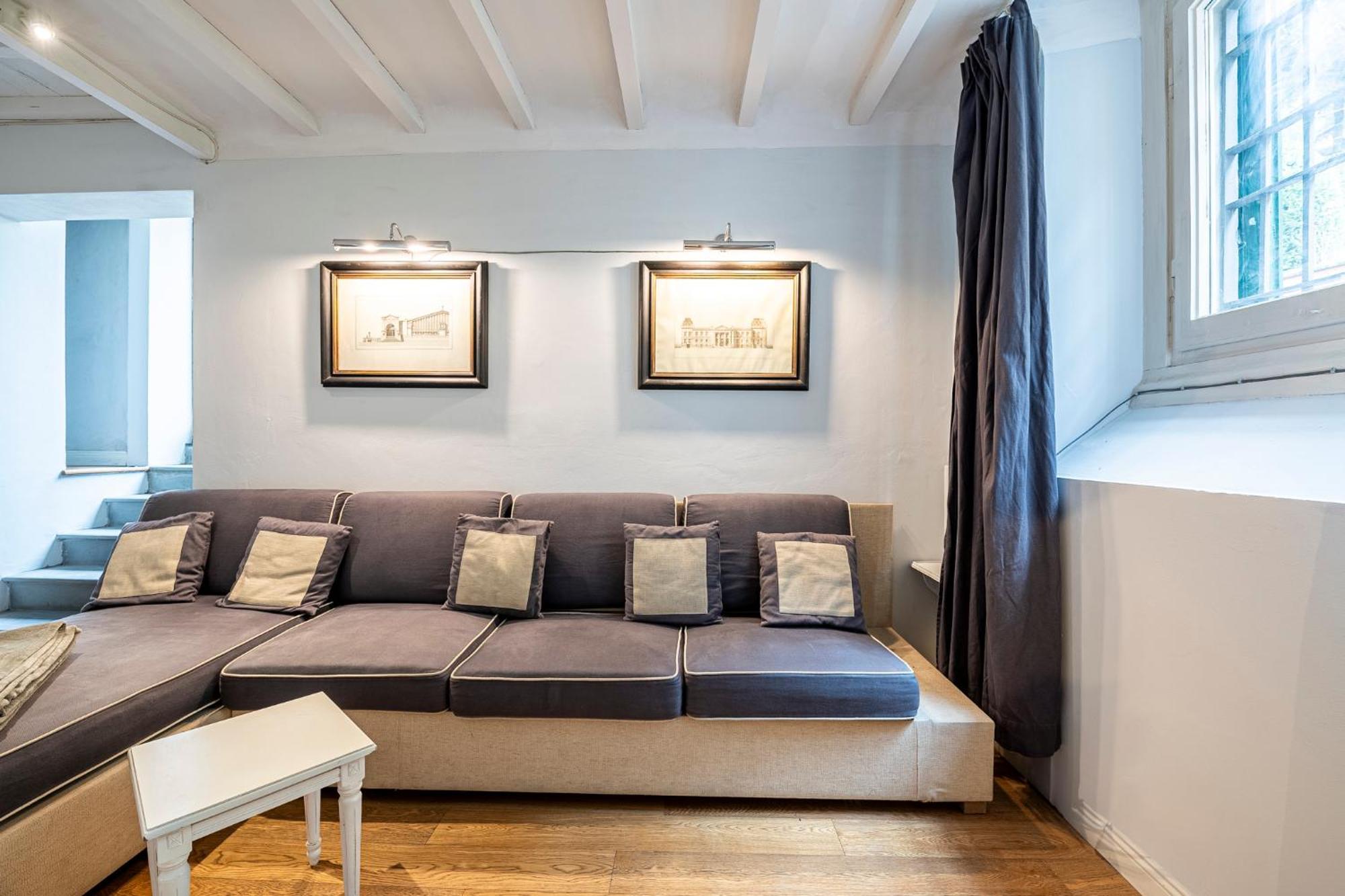 Apartamento In Pz. Michelangelo: Due Con Due Bagni Florencia