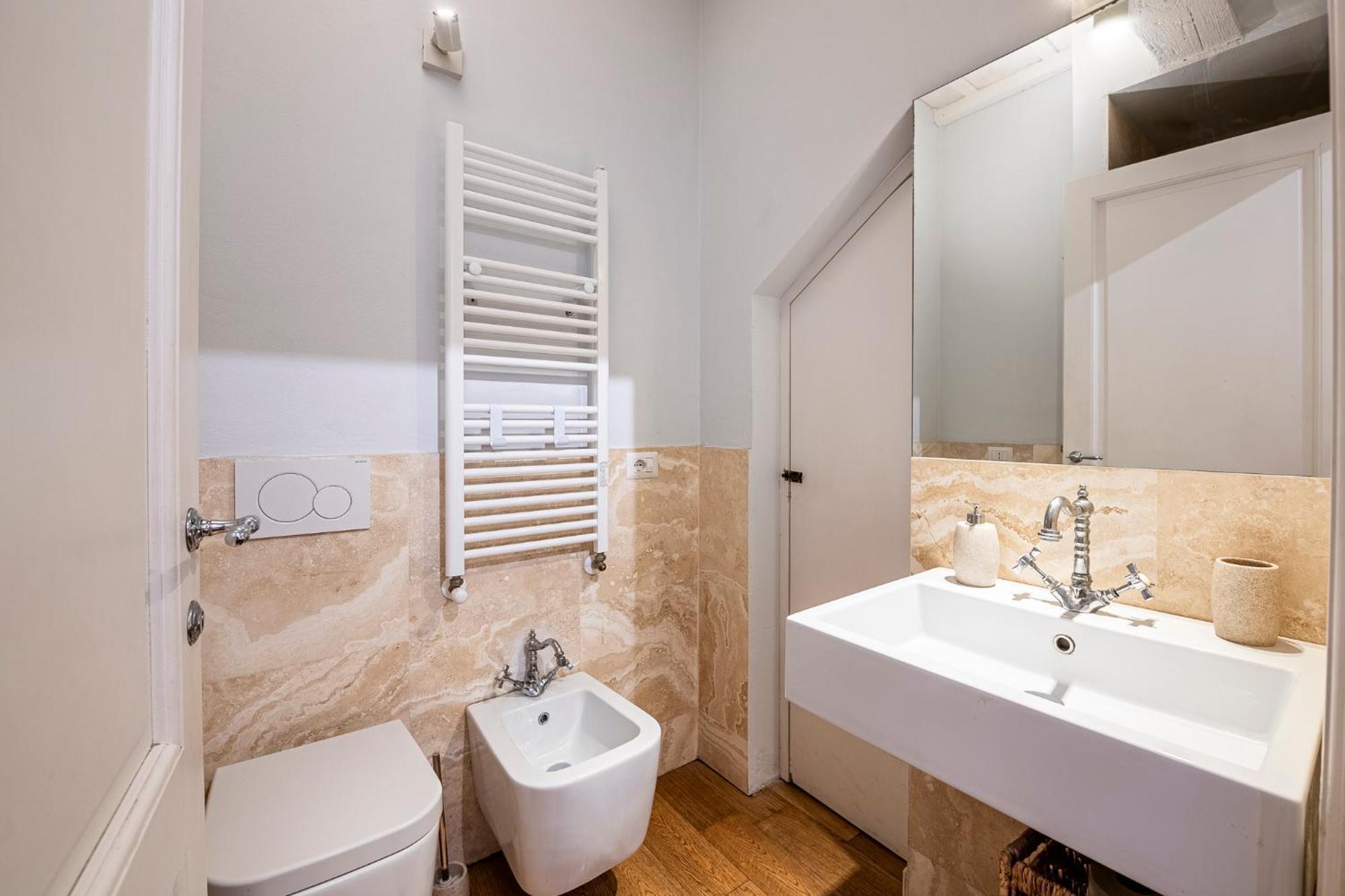 In Pz. Michelangelo: Due Con Due Bagni Apartamento *